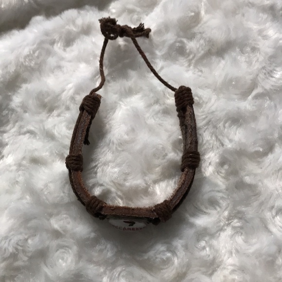 Buccaneers leather adjustable bracelet - Picture 3 of 5